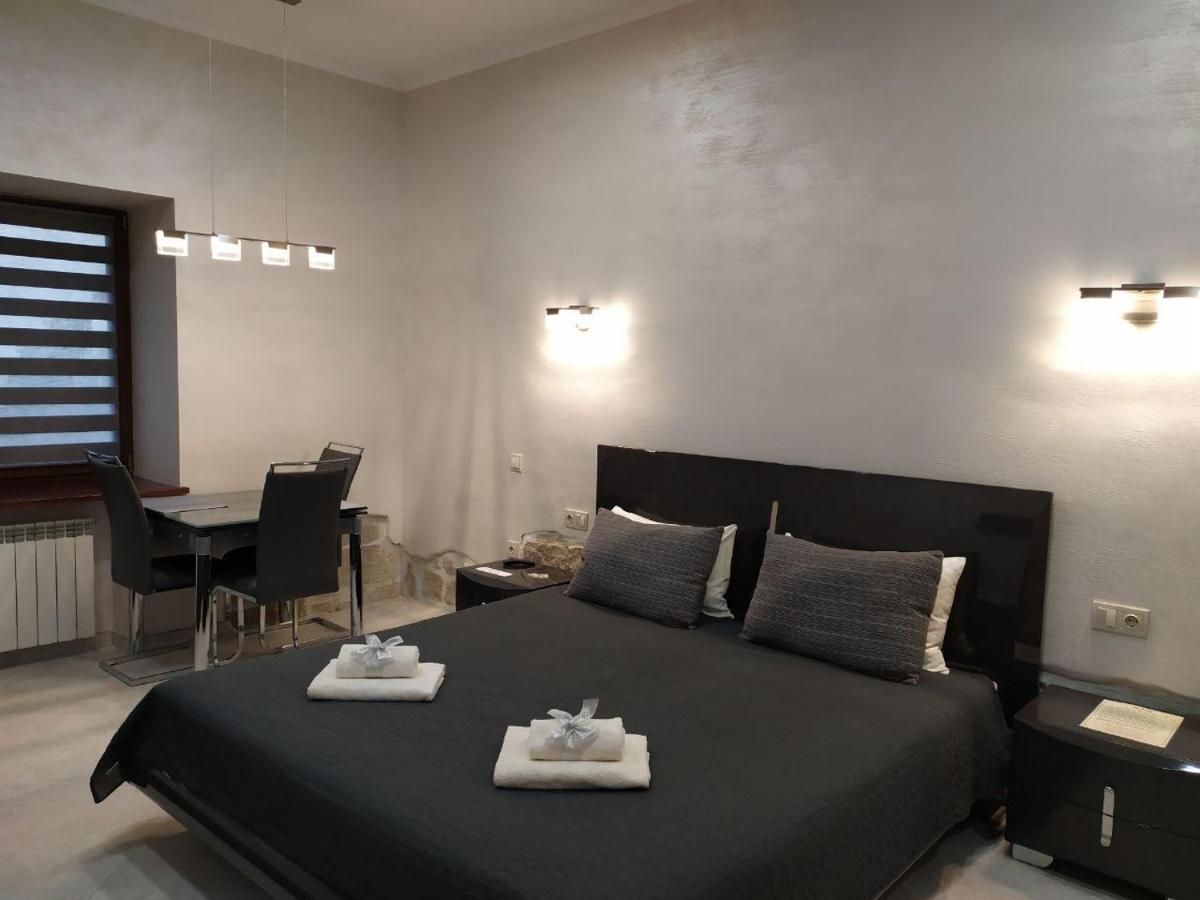 Апартаменти Rynok 25 Elite Lviv Center Екстер'єр фото